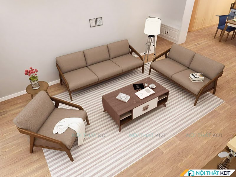 Thiết kế phòng khách tối giản với sofa gỗ và thảm sọc tinh tế