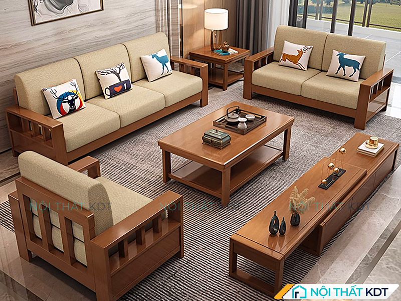 Sofa vàng cho phòng khách có cửa sổ hướng Đông