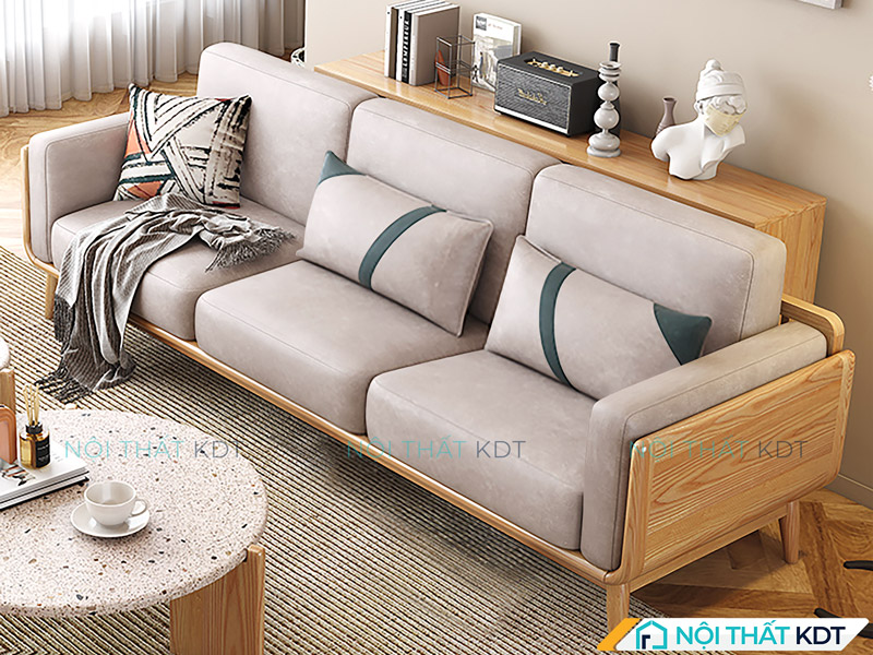 Sofa phong cách Wabi Sabi S294-V3 thường có màu vải trắng kem ngà, xám bụi hoặc be cát, phù hợp ánh sáng tự nhiên