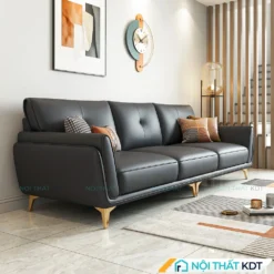 Sofa văng da màu đen S202 đặt trước vách ngăn cầu thang